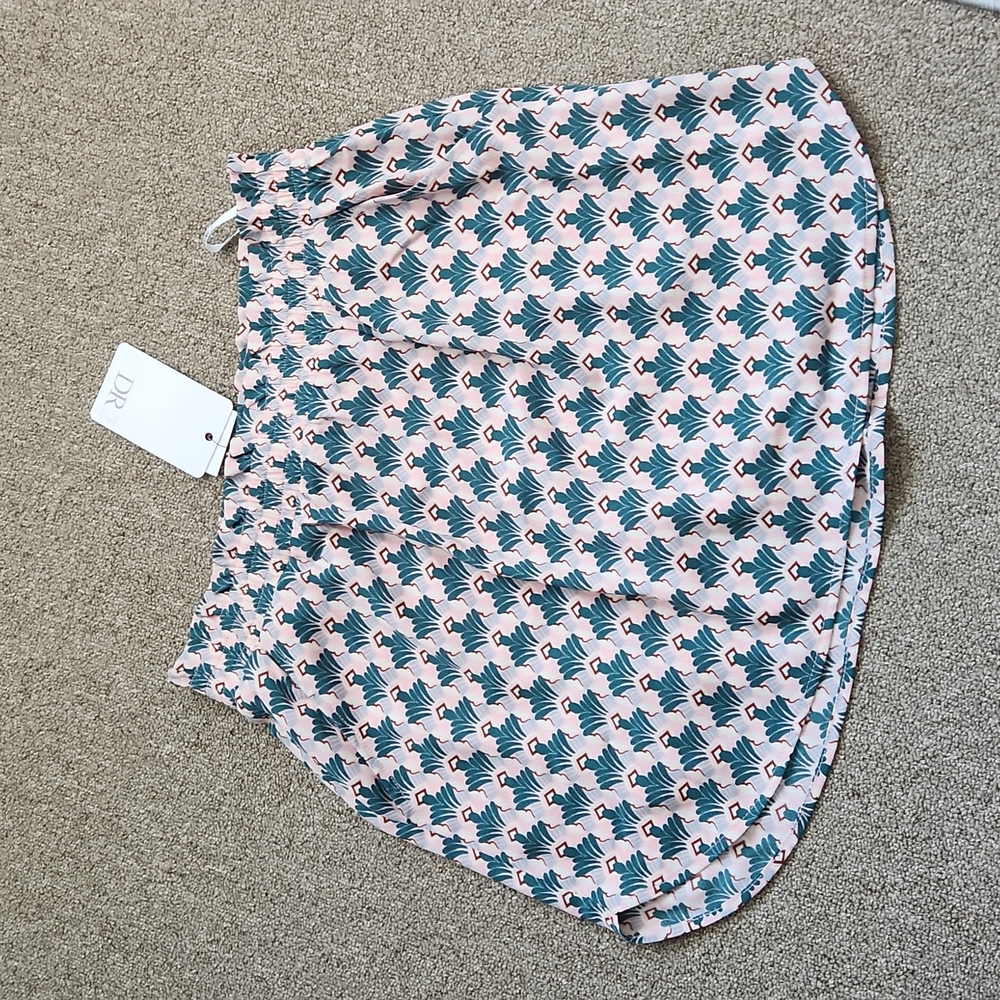 DR2 green & pink patterned skort medium